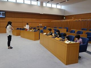 気分は議員さんです。