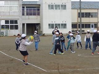 下級生には優しく投げます❤