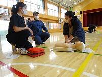 AEDと胸部圧迫の方法を確認しました