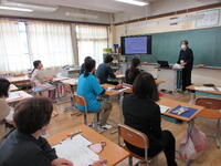 保健給食課の方の講話