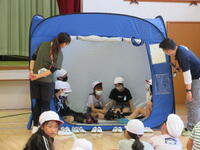 避難所テントに入ってみました。