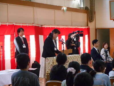 来賓紹介並びに祝電披露