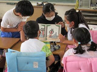 【教室】上学年が下学年に