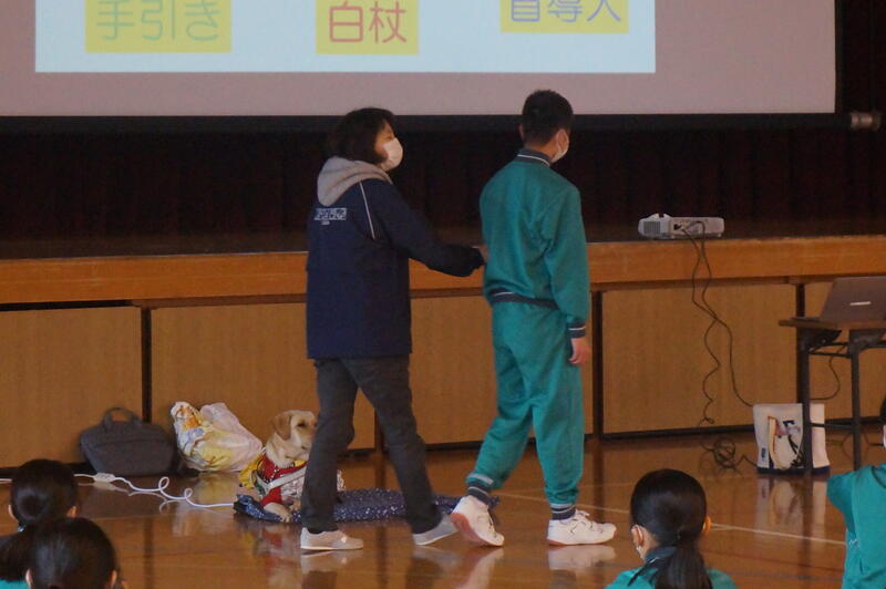 ｢手引き｣の様子