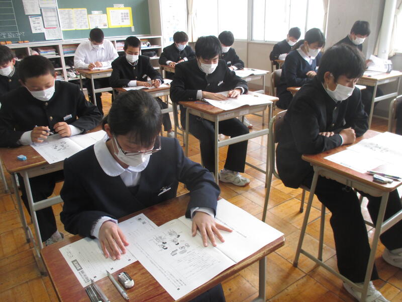 国語の｢リスニング調査｣